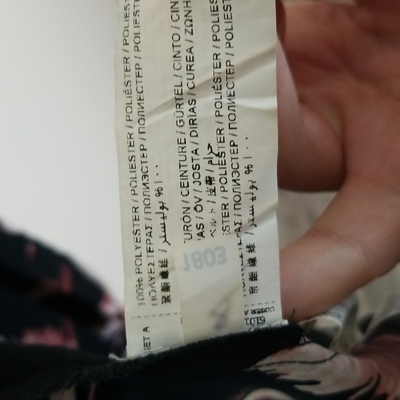 Elegant Black and Pink Wrap Dress - Picture 7 of 7